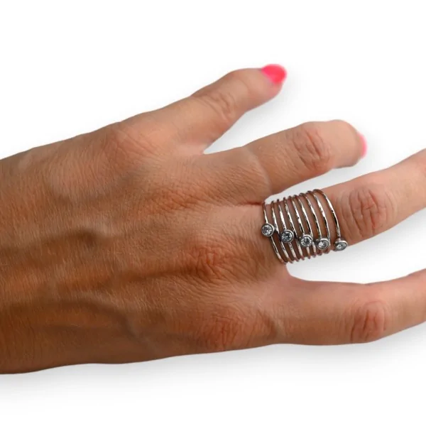 Bague acier argentée ressort strass