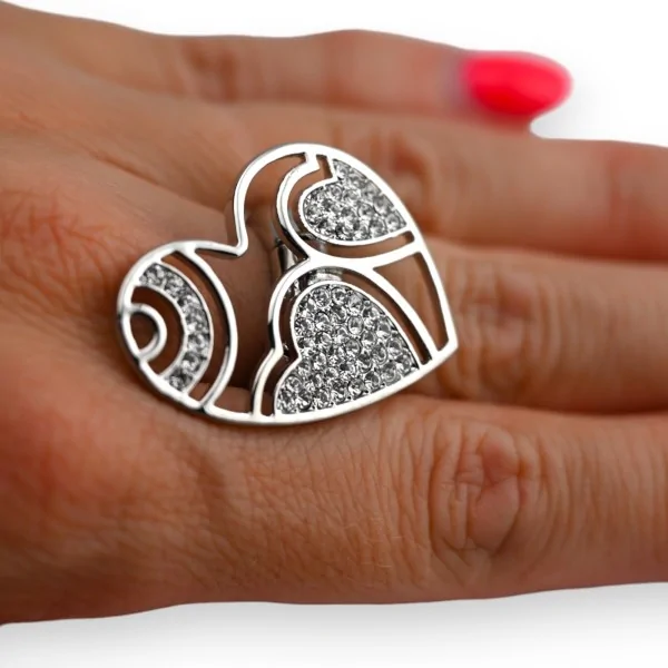 Anello argentato con grande cuore