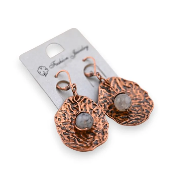 Ethnischer Modeschmuck-Ohrring in Kupferoptik mit grauem Stein