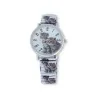 Reloj de esfera blanca con dos gatitos atigrados y pulsera elástica estampada, vista frontal