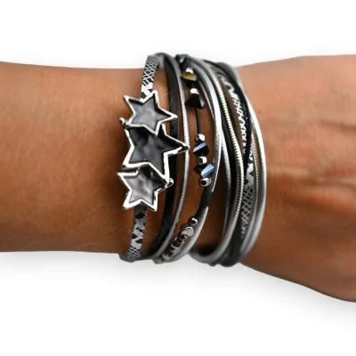 Pulsera de imitación de 2 vueltas con estrellas negras