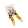 Boucles d'oreilles pendantes plumes moutarde style bohème | Mode Tendance