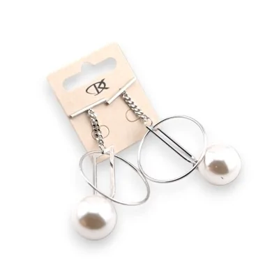 Fashion drop earring with large off-white pearl