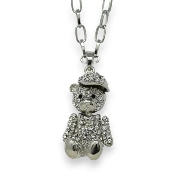 Collar largo de fantasía plateado con osito de peluche con gorra y estrás