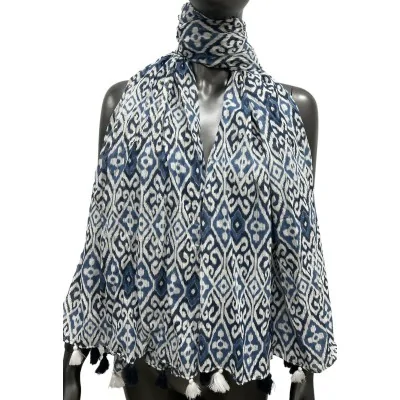 Black and gray arabesque scarf