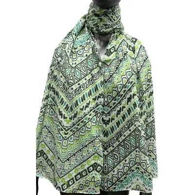Lenço com padrão étnico em tons de verde