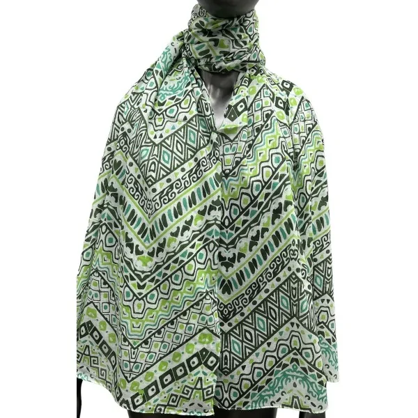 Lenço com padrão étnico em tons de verde
