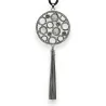 Collana lunga fantasia argentata con medaglione a bolla di strass e nappina