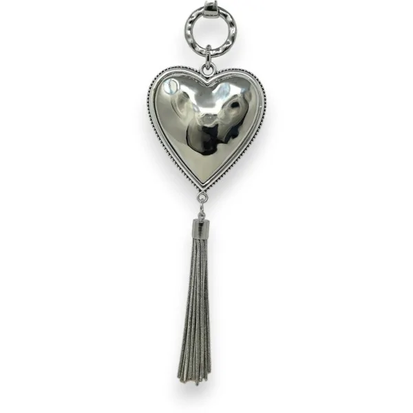 Collar de fantasía largo plateado con corazón en relieve y pompón metalizado