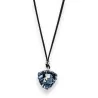 Collar de fantasía con medallón geométrico azul - Diseño moderno y elegante
