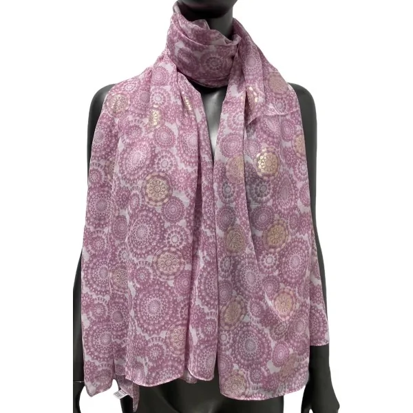 Pañuelo rosa viejo decorado con rosetas doradas