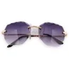 Óculos oval com lentes pretas e cinzas