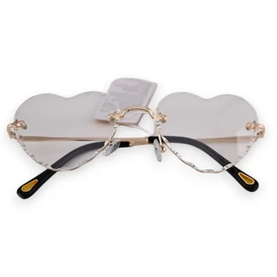 Durchsichtige weiße Herzsonnenbrille