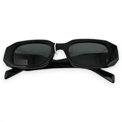 Schicke schwarze rechteckige Brille