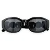 Lunettes de soleil rectangulaires noires élégantes avec détails dorés | Mode Tendance