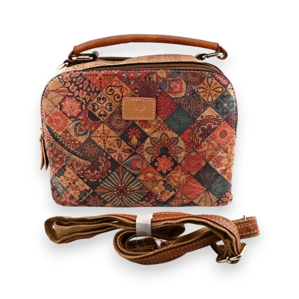 Borsa quadrata in sughero con grafica multicolore