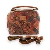 Bolso cuadrado de corcho con diseño gráfico multicolor