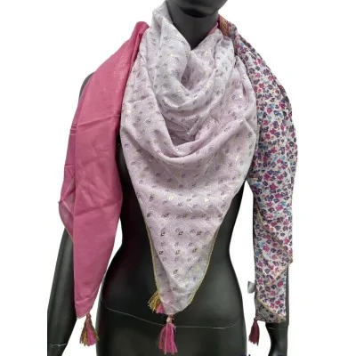 Quadratischer Patchwork-Schal mit Liberty-Druck und rosa Fächermuster