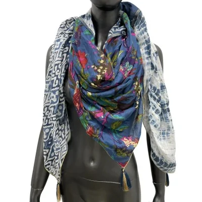 Foulard patchwork etnico e floreale Blu navy Foulard patchwork etnico e floreale Blu navy