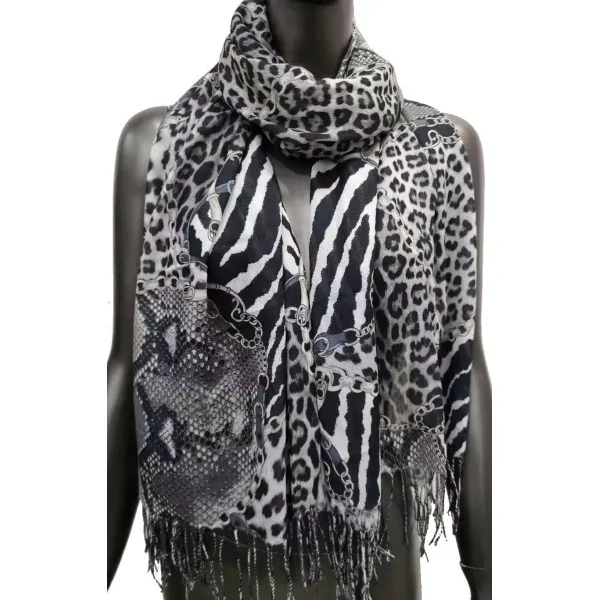 Foulard stampato con motivi di pelli animali e catene in bianco e nero