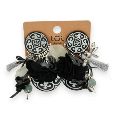 Clip-on fantasy earrings in black and white arabesque