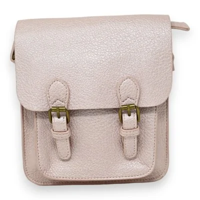 Bolso de mano tipo cartera en rosa metalizado