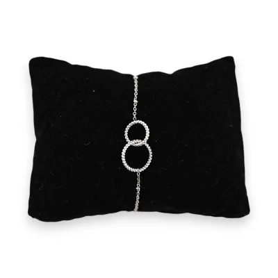 Pulseira de aço prateado com 2 círculos entrelaçados