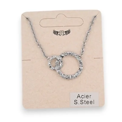 Collar de acero plateado con 2 círculos entrelazados estriados