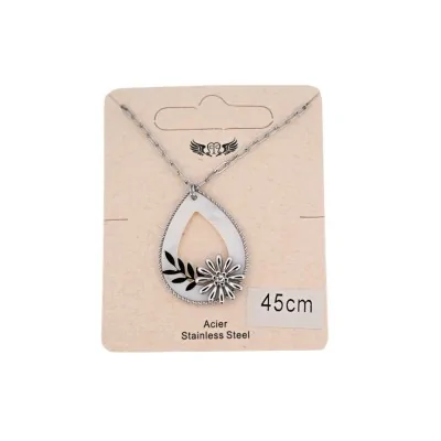 Collana in acciaio argentato con madreperla e medaglione traforato a fiori