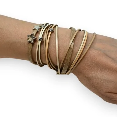 Double leather bracelet in beige shades with stars