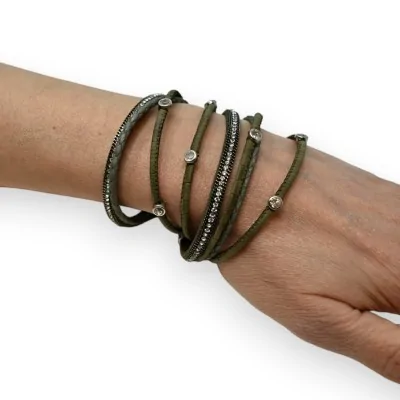 Pulsera doble caqui con tachuelas y strass