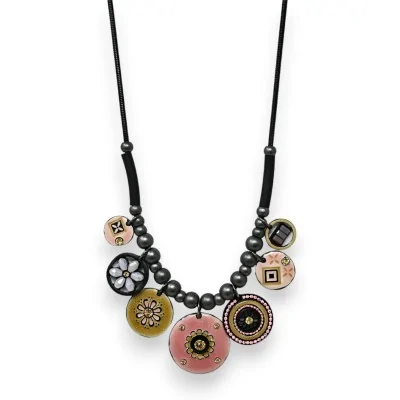 Colar de fantasia em metal preto com pingentes rosa