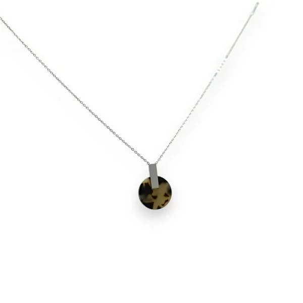 Collana in acciaio argentato con medaglione rotondo effetto squamato nero e beige