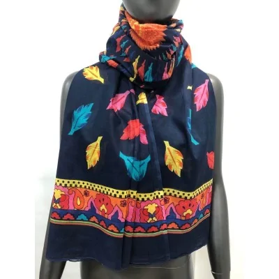 Foulard bleu marine imprimé...