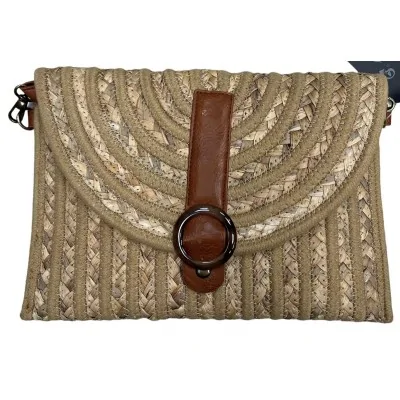 Straw shoulder bag with brown faux leather buckle clasp