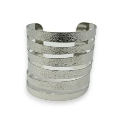 Brazalete plateado étnico
