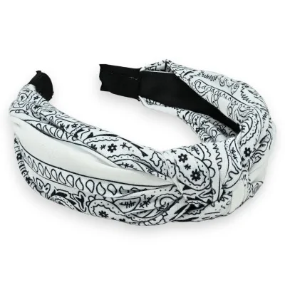 Tiara estampada com bandanas brancas