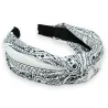 Tiara estampada com bandanas brancas
