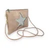 Bolsa clutch tiracolo rosa com estrela prateada | Moda Tendência