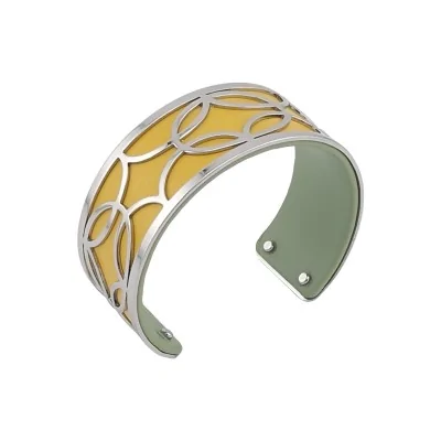 Pulsera fina tipo brazalete con acabado plateado, símil cuero en color mostaza y verde agua