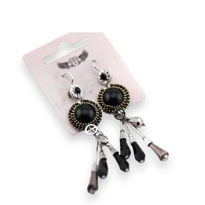 Pendientes colgantes plateados y negros