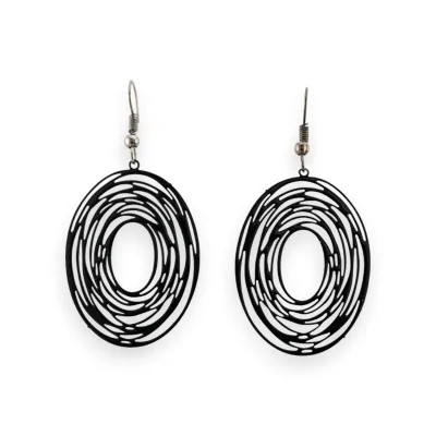 Brinco oval espiral preto renda metal