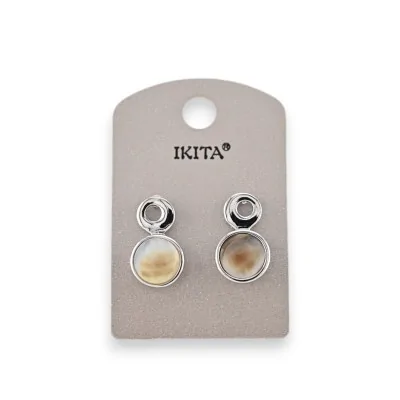 Brincos de metal e madrepérola marca Ikita