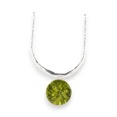 Colar Trançado Prata com Medalhão Verde-oliva