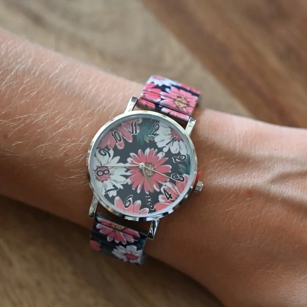 Orologio Ernest con motivo a grande margherita corallo