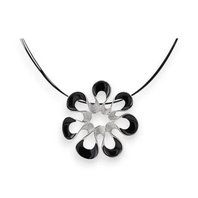 Silberne und schwarze Blumen-Halskette mit Anhänger von Ikita