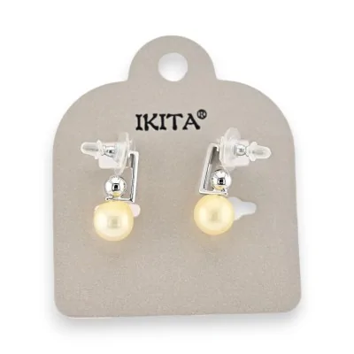 Silver earrings with off-white pearl by Ikita