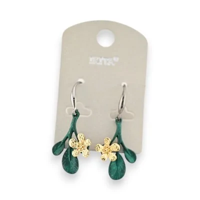 Brincos Ikita folhas verdes e flores douradas