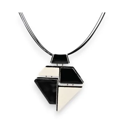 Colar Fantasia Geométrico preto e branco da Ikita