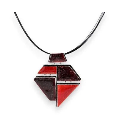 Geometric necklace in red shades by Ikita